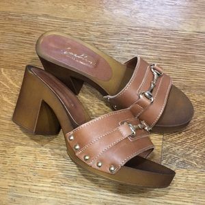 Avellini leather heeled sandals size 7.5